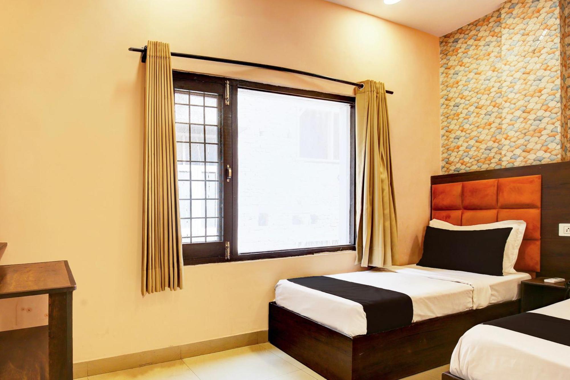 Hotel O Pink Residency Amritsar Esterno foto